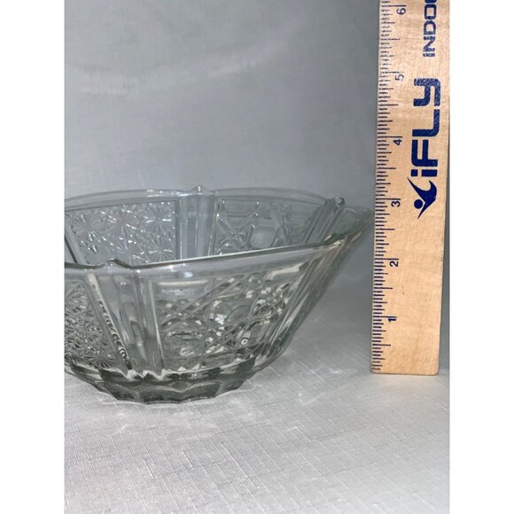 Vintage Clear Glass Serving Bowl Intricate Cut Starburst & Geometric Patterns - Picture 6 of 7
